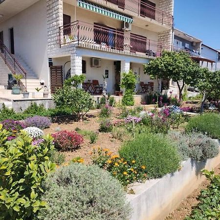Apartments Tomas Трогир Экстерьер фото