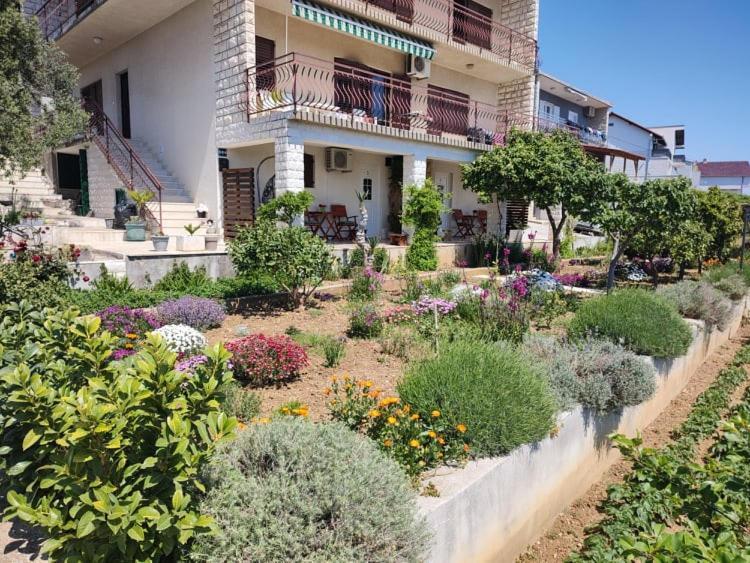 Apartments Tomas Трогир Экстерьер фото
