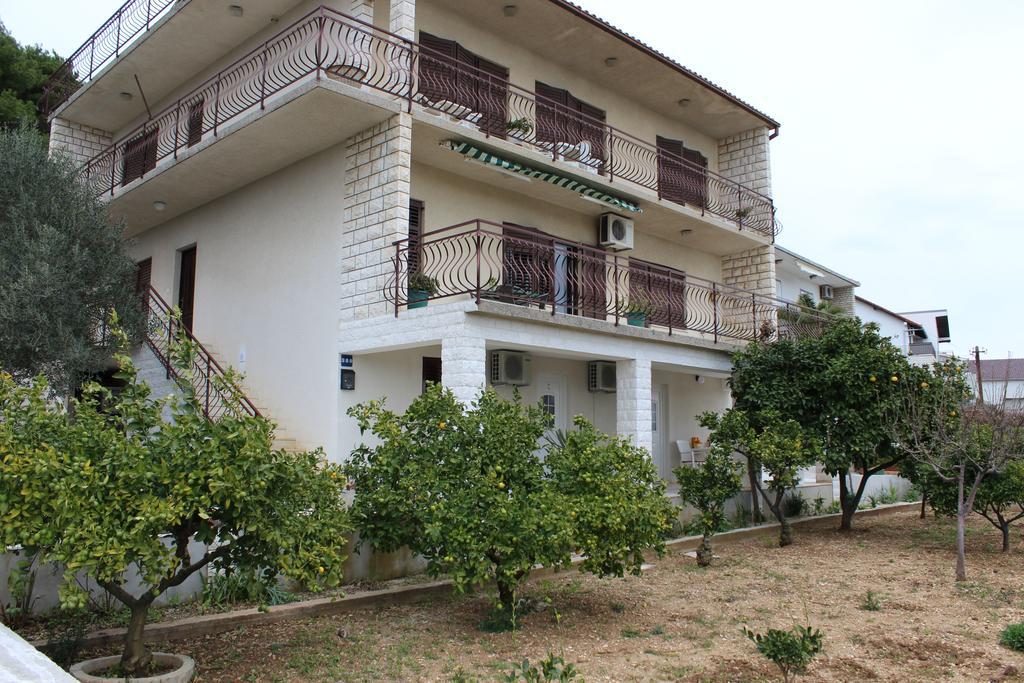 Apartments Tomas Трогир Экстерьер фото