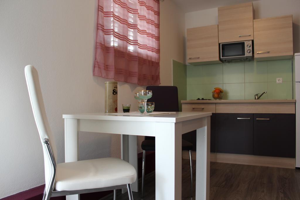 Apartments Tomas Трогир Экстерьер фото