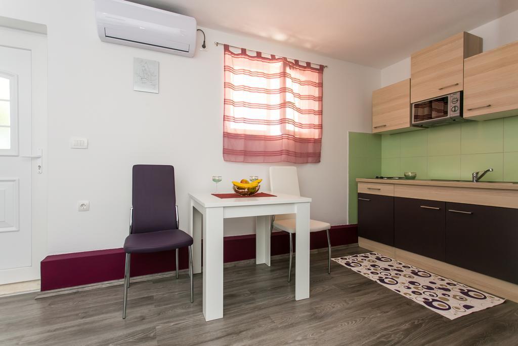 Apartments Tomas Трогир Экстерьер фото