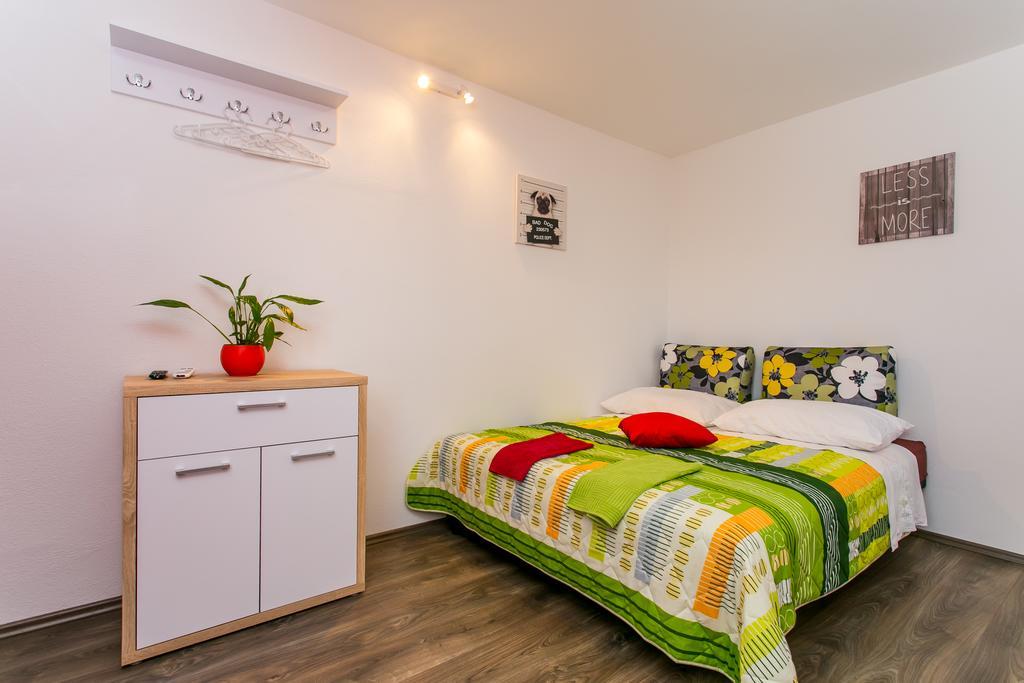 Apartments Tomas Трогир Экстерьер фото