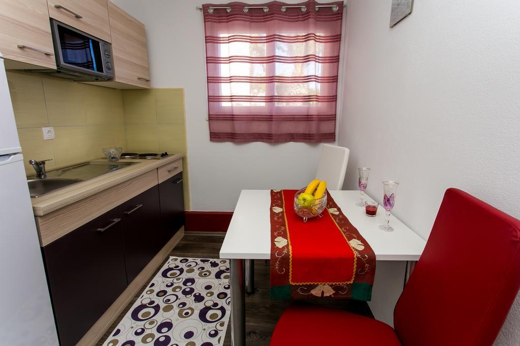 Apartments Tomas Трогир Экстерьер фото